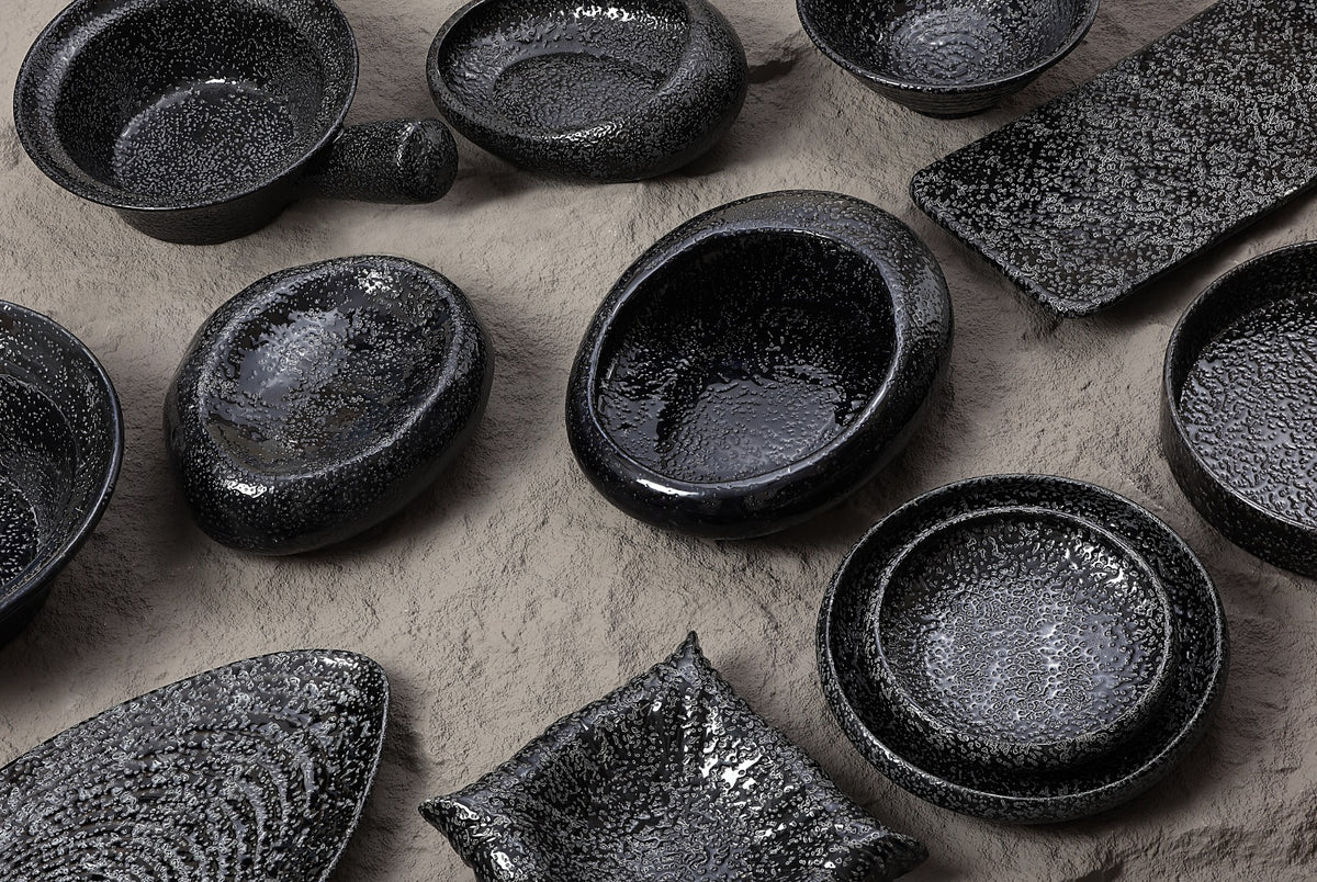 Black Shiny Dot